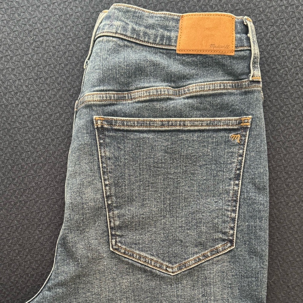 Madewell Perfect Vintage Jeans. Mid to high rise. New this year. Wore once.
